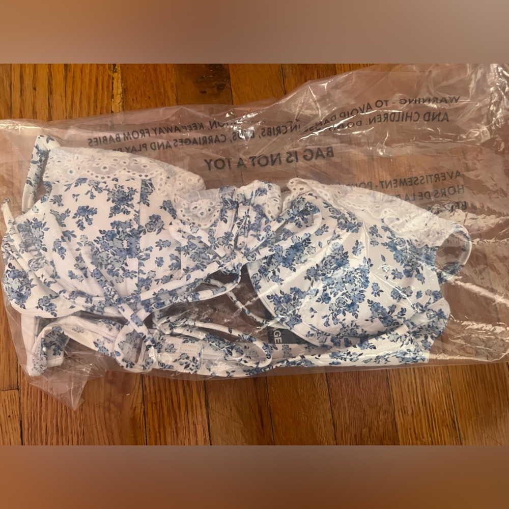 Women’s blue floral bikini top